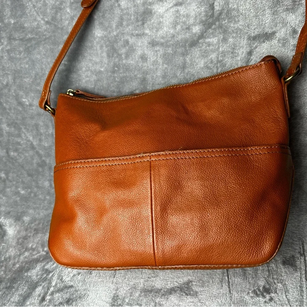 Steven By Steve Madden Crossbody‎ Hobo Bag Toffee Brown Leather Bohemian Casual